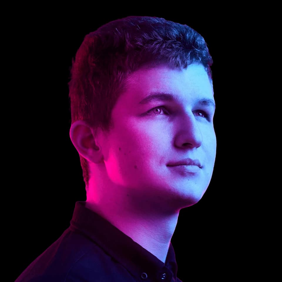 Radosław Adamczyk – specjalista SEO, AI SEO i twórca stron internetowych AdamczykTOP